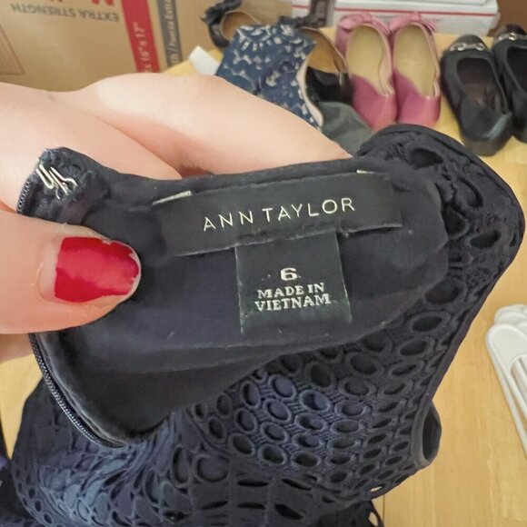 Ann Taylor Navy Blue Laser Cut Out Lace Overlay Formal A Line Dress Size 6 - Picture 6 of 8